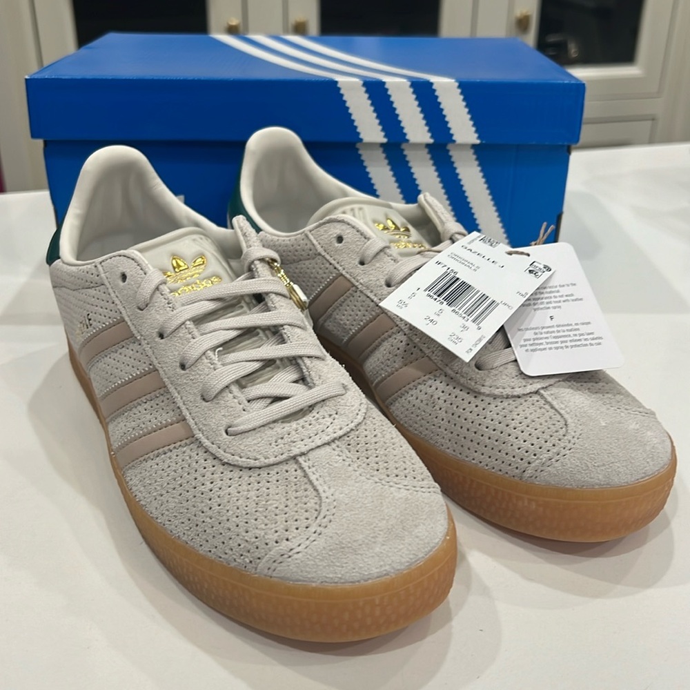 (Women’s size 6.5) Adidas Kids Gazelle J Originals NIB Sneakers
